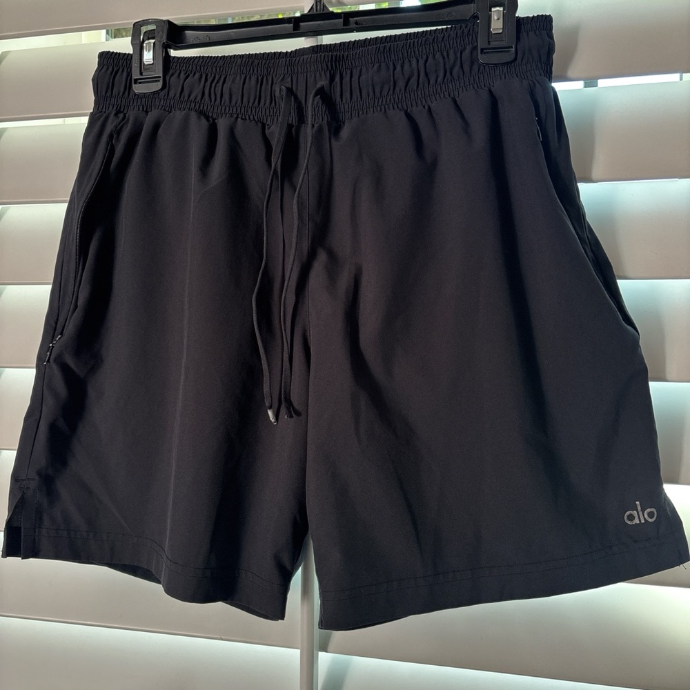 ALO YOGA | Men’s Performance Shorts with Built-in liner shorts - Small